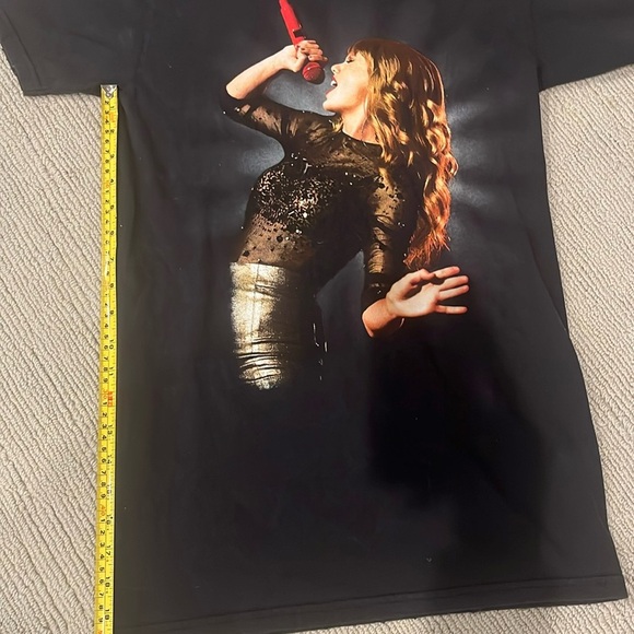 Taylor Swift’s Version Red Album T-shirt with a Rip Look Stitching - Picture 10 of 10